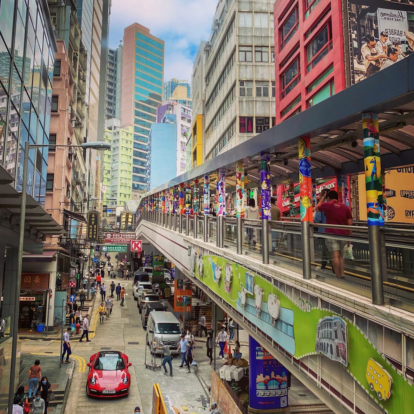 Central–Mid-Levels Escalator, Hong Kong